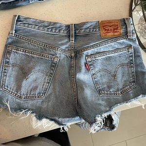 Levis 501 denim shorts. Size 27